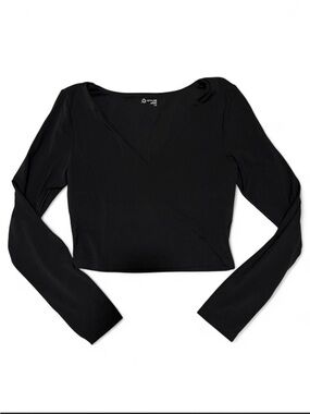 aerie OFFLINE Real Me Black Long-Sleeve V-Neck Cropped Top